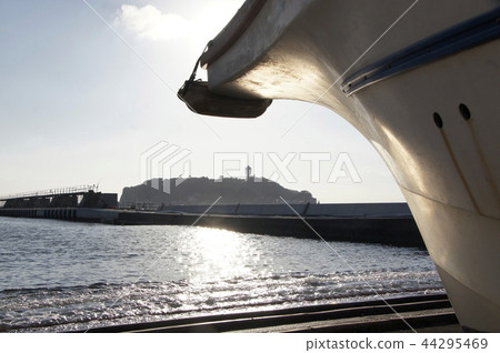 Fishing boat and Enoshima 44295469
