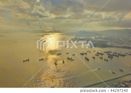 a Stonecutters bridge container terminal hk port a Stonecutters bridge container terminal hk port 44297240