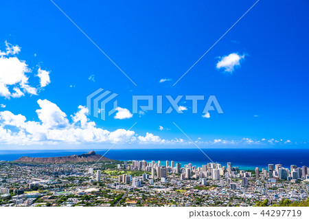 "Hawaii" Panoramic view of Honolulu from the Tantalus Hill "Hawaii" Panoramic view of Honolulu from the Tantalus Hill 44297719