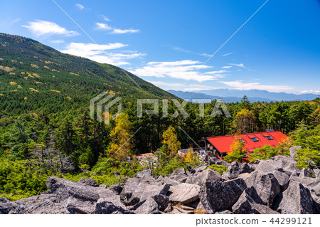 (Nagano Prefecture) overlooking Takami stone hut from Kita Yatsugatake Takami stone (Nagano Prefecture) overlooking Takami stone hut from Kita Yatsugatake Takami stone 44299121