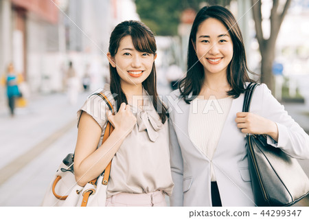 After Five Business Woman Returning from Business After Five Business Woman Returning from Business 44299347