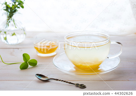 Yuzu tea 44302626