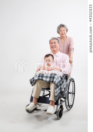 老人，醫院訪問，輪椅生活 44302833