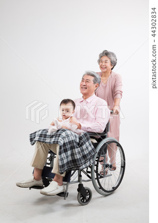 老人，醫院訪問，輪椅生活 44302834