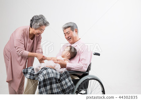 老人，醫院訪問，輪椅生活 44302835