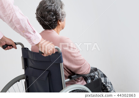 Elderly, Hospital visit, Wheelchair life 44302863