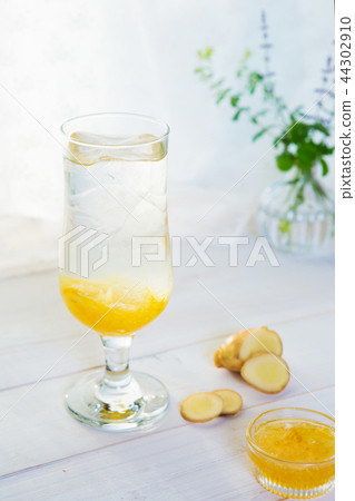Dumpling ginger soda 44302910