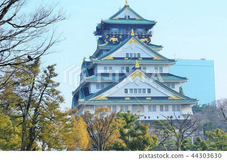 Osaka Castle in spring Osaka Castle in spring 44303630