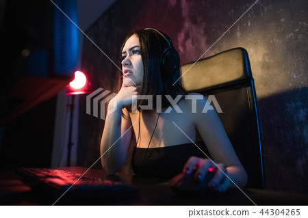 girl beginner gamer look with perplexity 44304265