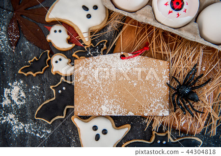 Halloween creative eyeballs mischievous scary egg eyeball in egg 44304818