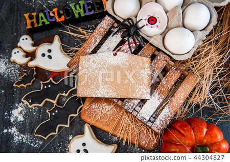 Halloween creative eyeballs mischievous scary egg eyeball in egg 44304827