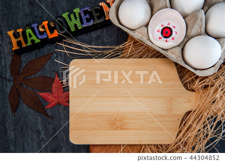 Halloween creative eyeballs mischievous scary egg eyeball in egg 44304852