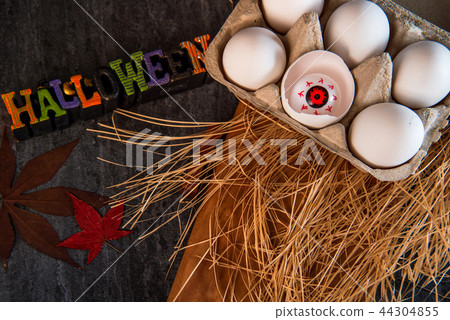 Halloween creative eyeballs mischievous scary egg eyeball in egg Halloween creative eyeballs mischievous scary egg eyeball in egg 44304855