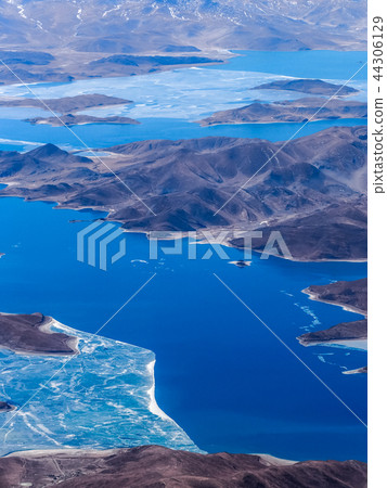 Yamdrok Lake, Tibet, China | Tibet Autonomous Region of China-Lake Yamdeok 44306129