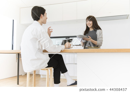 Lifestyle couple couple Lifestyle couple couple 44308437