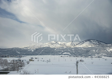 [Hokuriku Shinkansen train window] 44308825