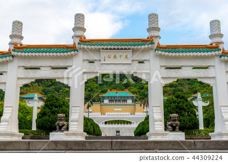 國立故宮博物院牌樓 台湾台北故宮博物院 Taipei National Palace Museum 國立故宮博物院牌樓 台湾台北故宮博物院 Taipei National Palace Museum 44309224