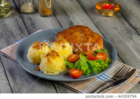 Cutlet cordon bleu. Cutlet cordon bleu. 44309794