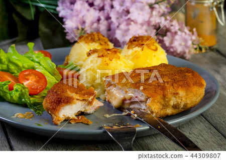 Cutlet cordon bleu. Cutlet cordon bleu. 44309807