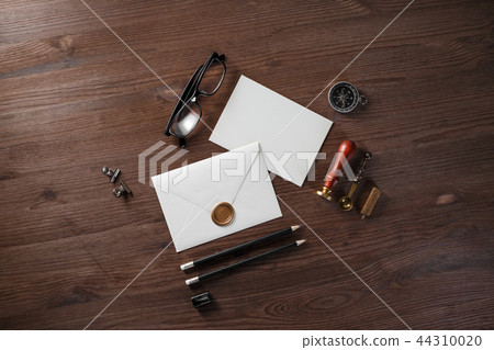 Envelope and stationery 44310020