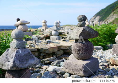 [Nagasaki Prefecture] Stone tower group of Shinjo Goto-cho, Nijima 44310270