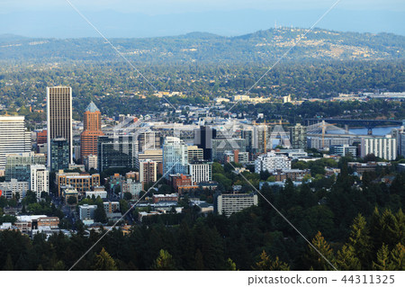 Aerial view of Portland, Oregon city center 44311325