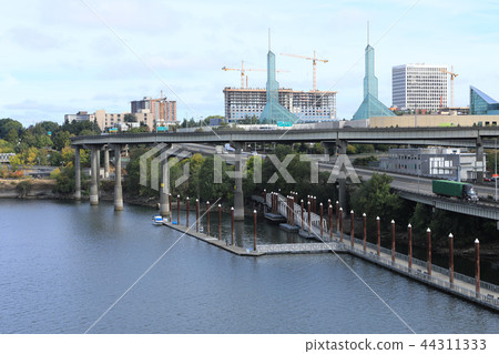 Portland, Oregon highway by the Willamette River Portland, Oregon highway by the Willamette River 44311333