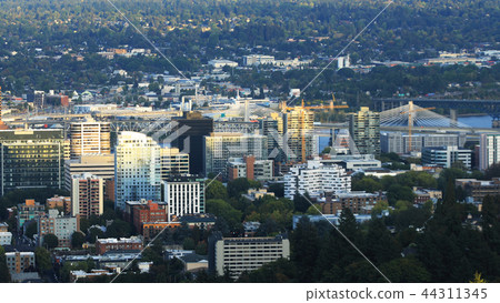 View of Portland, Oregon downtown 44311345