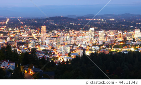 Aerial night view of Portland, Oregon city center 44311348