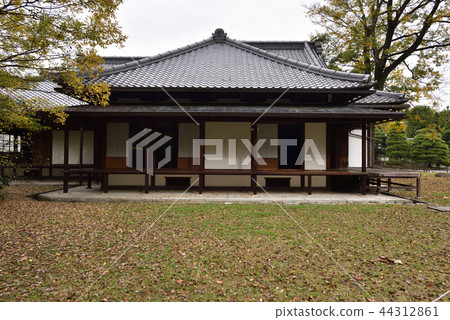 Kyoto gyoen shrine pillar ruins 44312861