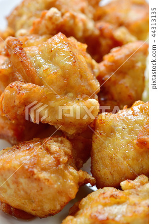 Deep-fried chicken Deep-fried chicken 44313135