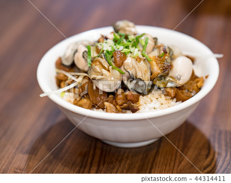Braised pork on rice 44314411