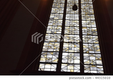 Frankfurt's street corner in autumn 44315010