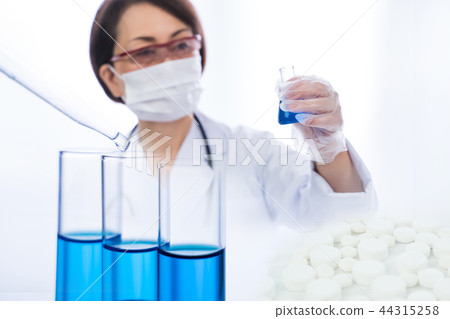 Woman to study 44315258