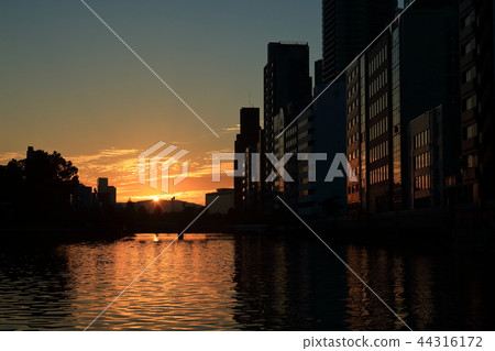 Asahiya Bridge sunrise 44316172