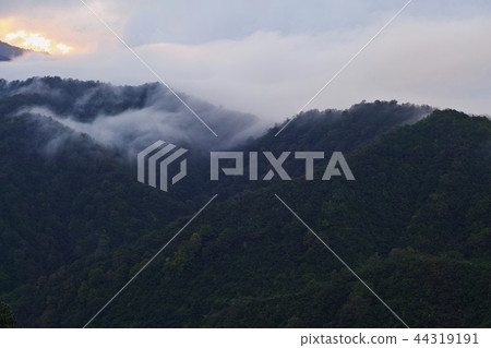 [Niigata Prefecture] Scenery seen from Edaori Pass (Route 352) (Takiun / Unkai) 44319191