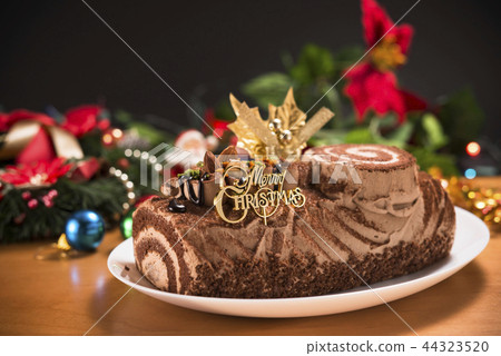 Christmas cake 44323520