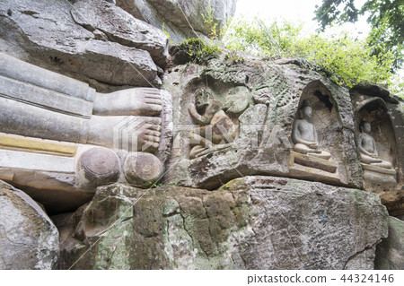 CAMBODIA KAMPONG THOM PHNOM SANTUK TEMPLE 44324146