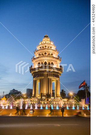 CAMBODIA PHNOM PENH INDEPENDENCE MONUMENT CAMBODIA PHNOM PENH INDEPENDENCE MONUMENT 44324460