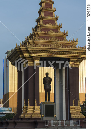 CAMBODIA PHNOM PENH SIHANOUK STATUE CAMBODIA PHNOM PENH SIHANOUK STATUE 44324516
