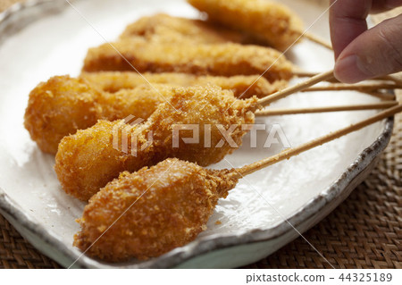 Deep-fried skewers Deep-fried skewers 44325189
