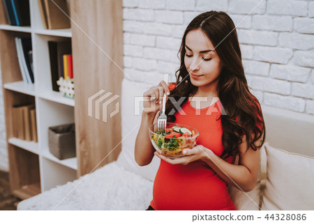 Eat Salad. Natural Food. Apartment. Domestic Life. Eat Salad. Natural Food. Apartment. Domestic Life. 44328086