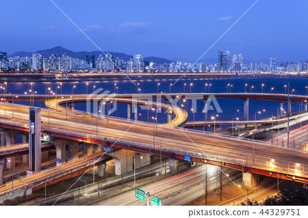 Seongsu Bridge 44329751