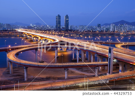 Seongsu Bridge 44329753