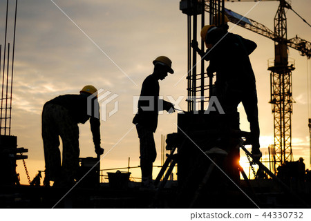constructionworker 44330732