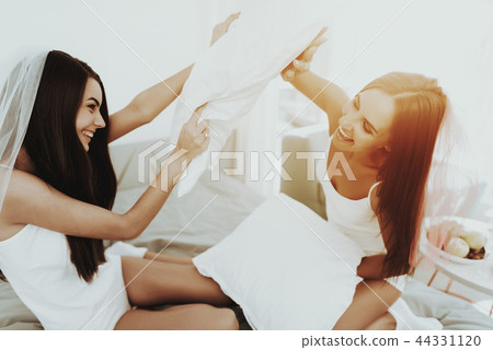 Girls Pillow Fight On A Pre-wedding Hen-party 44331120
