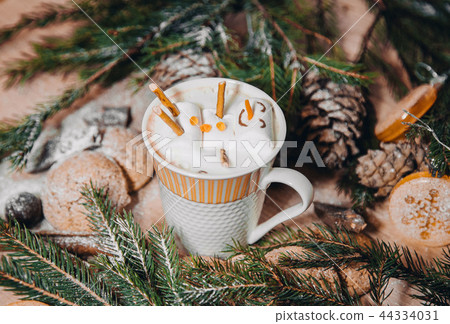 christmas happy marshmallow man in a cup of coffee christmas happy marshmallow man in a cup of coffee 44334031