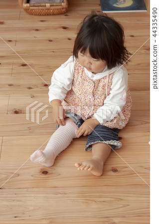 穿襪子的女孩 穿襪子的女孩 44335490