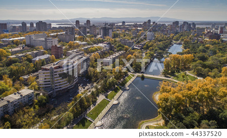 Khabarovsk Park in the city center. city ponds. autumn. the view from the top. taken by drone. 44337520