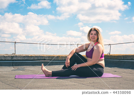 Portrait of a young woman Portrait of a young woman 44338098